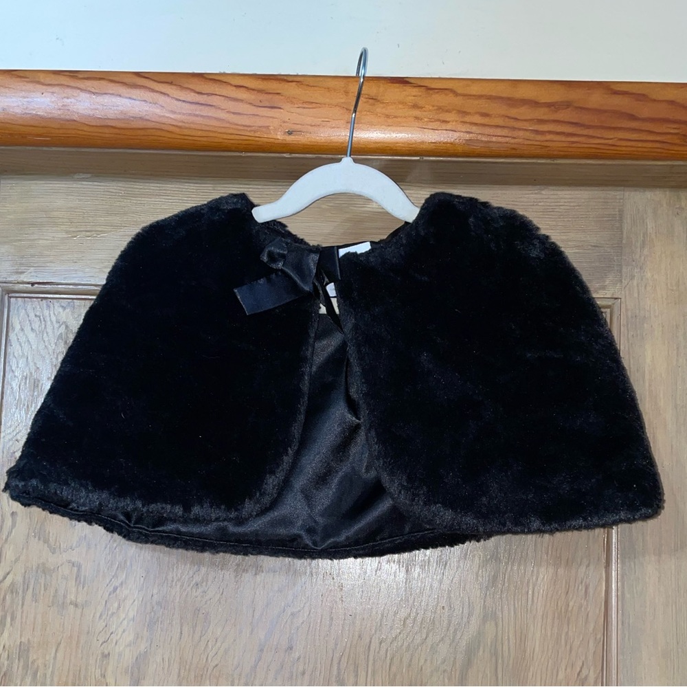 Girls Black Fake Fur Cape